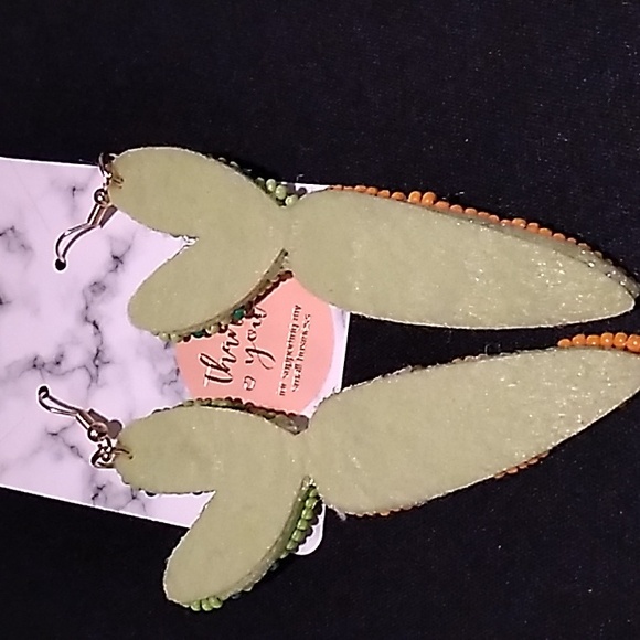 Easter beaded Earrings hypoallergenic carrots green & orange 3 x 3/4 inches - Picture 3 of 5